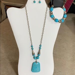 Necklace and bracelet set